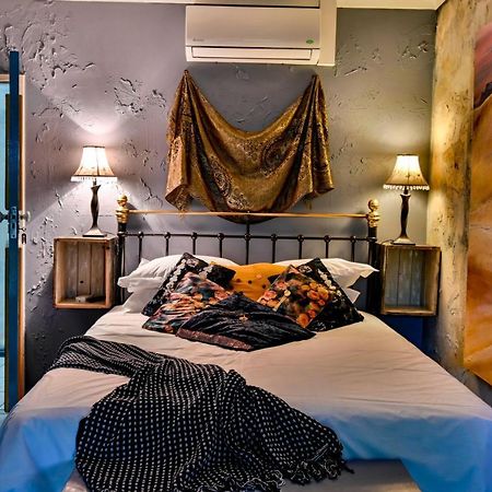 Iszis Guest House Bloemfontein Exterior photo
