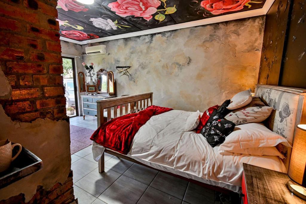 Iszis Guest House Bloemfontein Exterior photo
