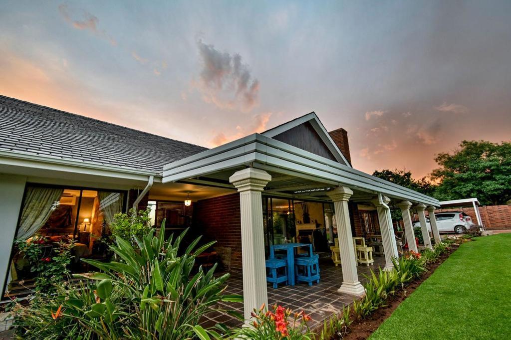 Iszis Guest House Bloemfontein Exterior photo