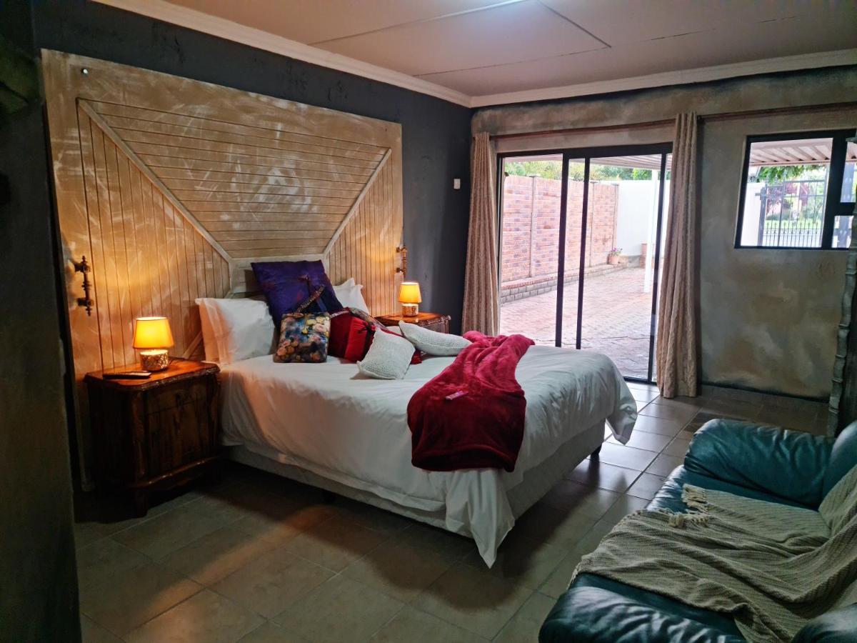 Iszis Guest House Bloemfontein Exterior photo